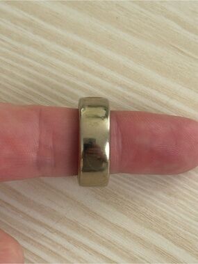 Oura Gold Tone Smooth Band Ring